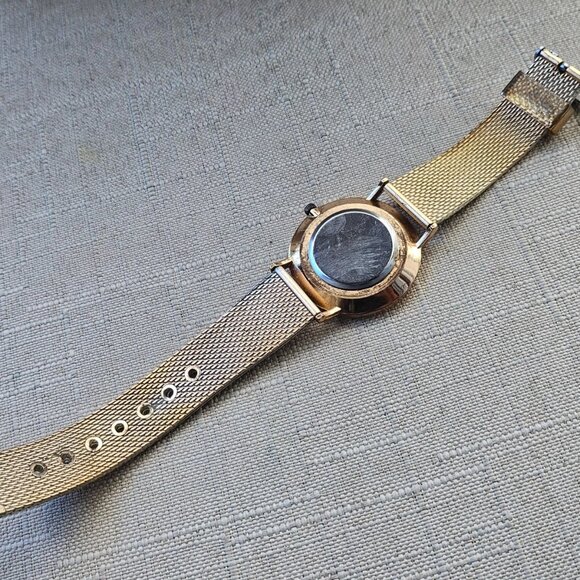 Geneva Ladies Wristwatch Rose gold Tone Mesh Metal Strap Analog Quartz Watch - Picture 8 of 11